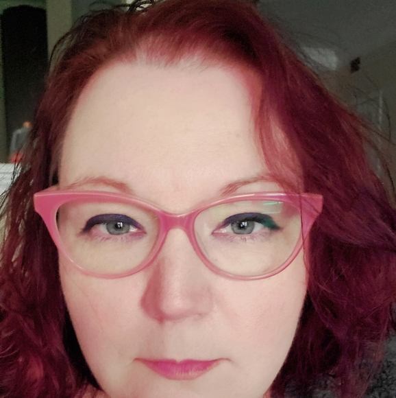 Meet your Posher, Holly - Picture 2 of 2